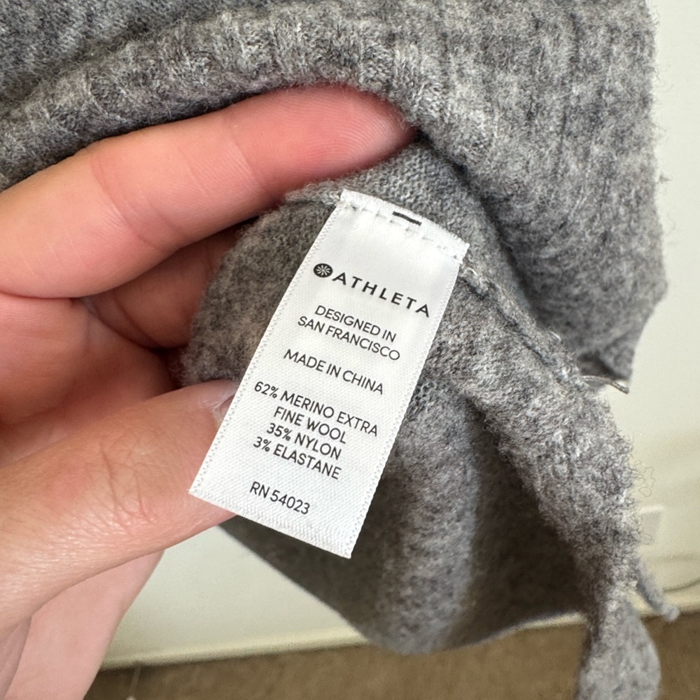 Athleta gray wool blend long sleeve Transit Colorblock Pullover Sweater sz Large - Picture 7 of 7